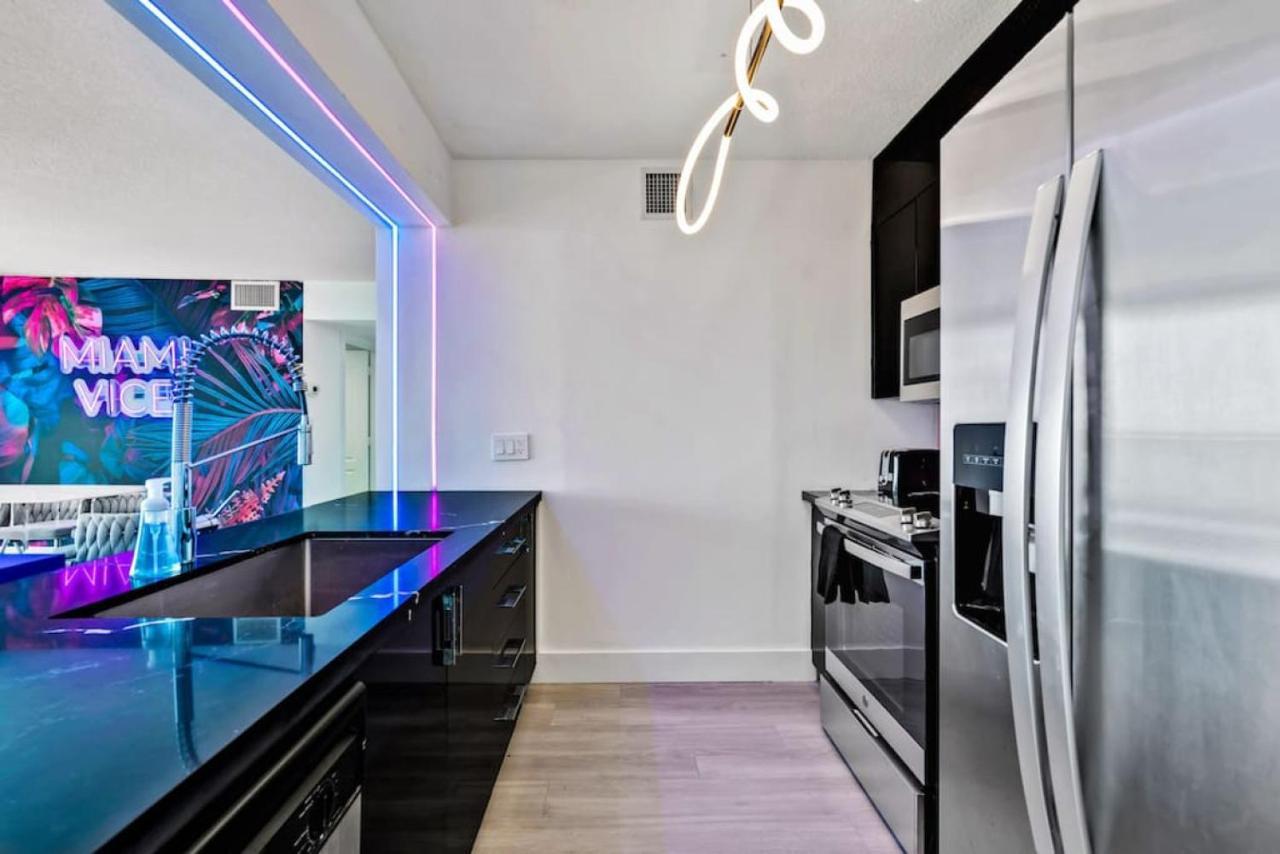 Miami Vice Oceanfront Sky Villa Экстерьер фото